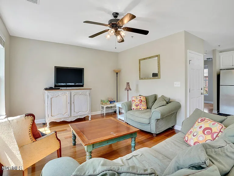 1790 Queen Anne St #1 — Photo 4