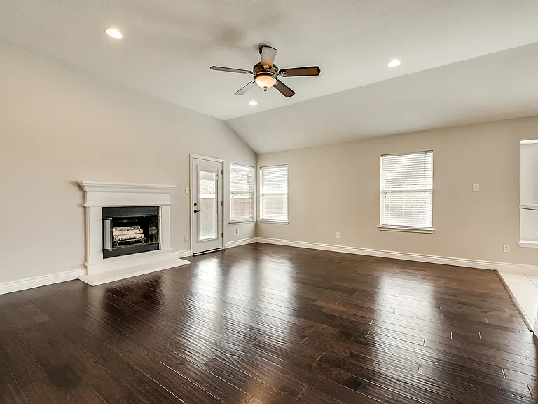 10413 Trevino Ln — Photo 3