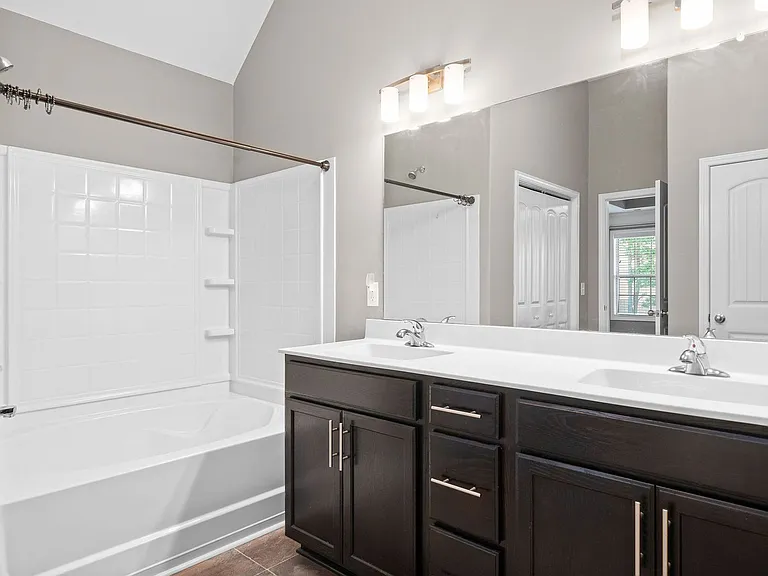 515 Sourwood Dr — Photo 18