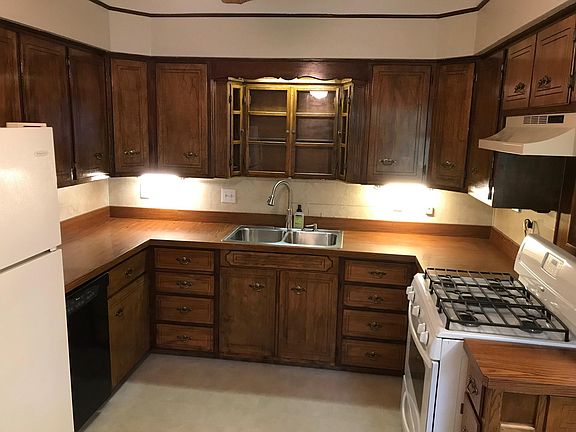 Refrigerator, Dishwasher & Stove/Oven Provided