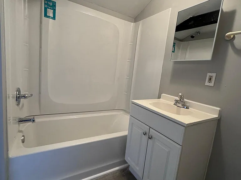 38 Prince Ave #E — Photo 15