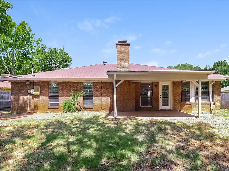 721 Owens Dr — Photo 16