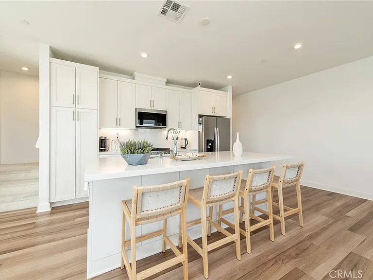 1515 W Bushell St — Photo 23
