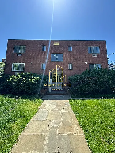 104 Montclair Ave Photo 1