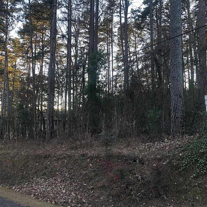 2nd image of White St