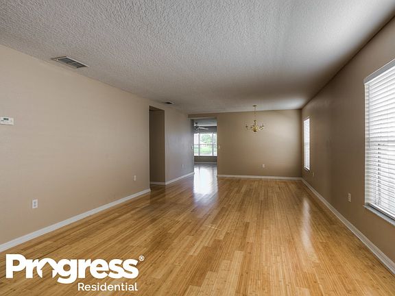 3rd image of 12821 Oulton Cir