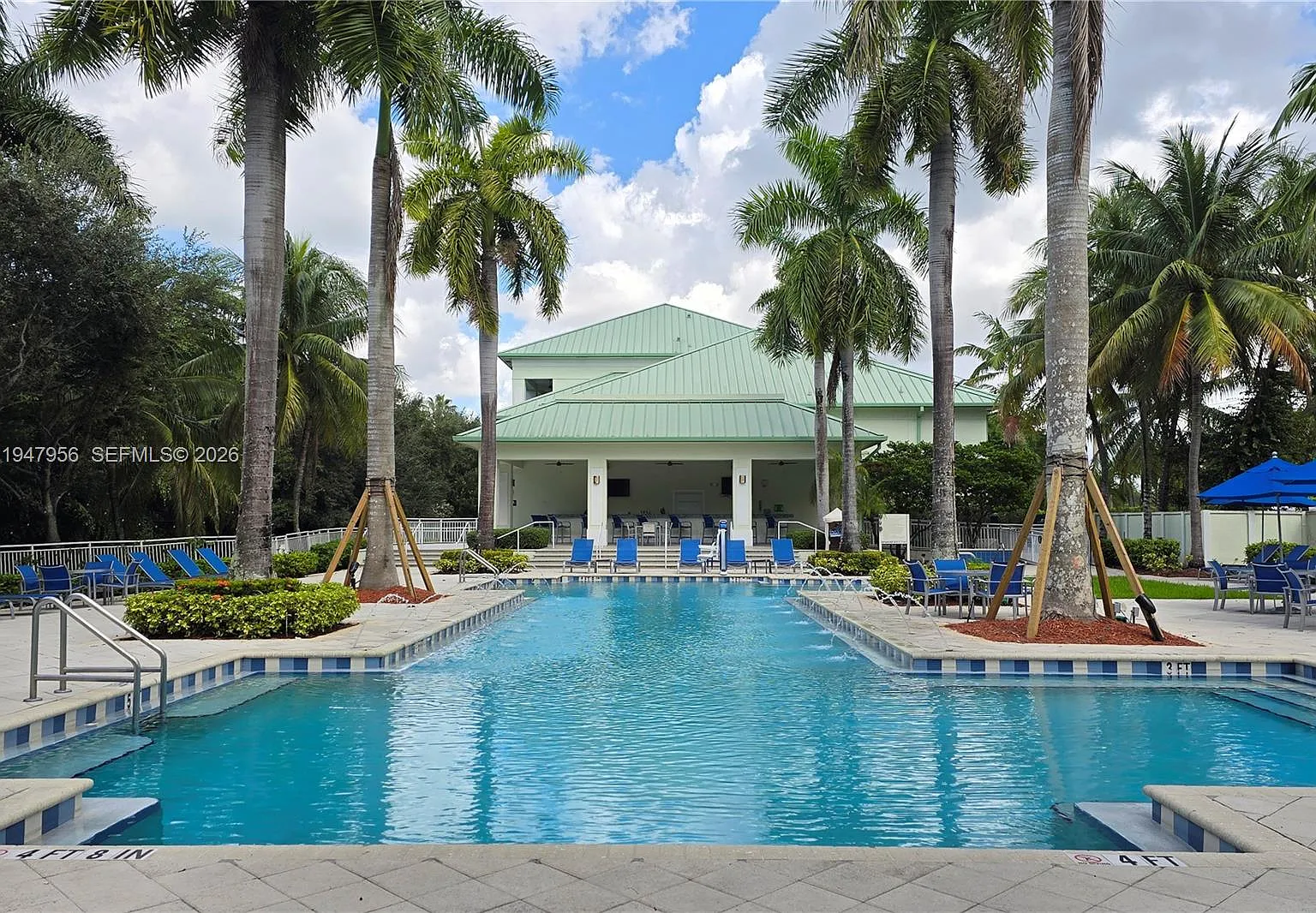 The Blue A Resort Hotel C — Photo 4