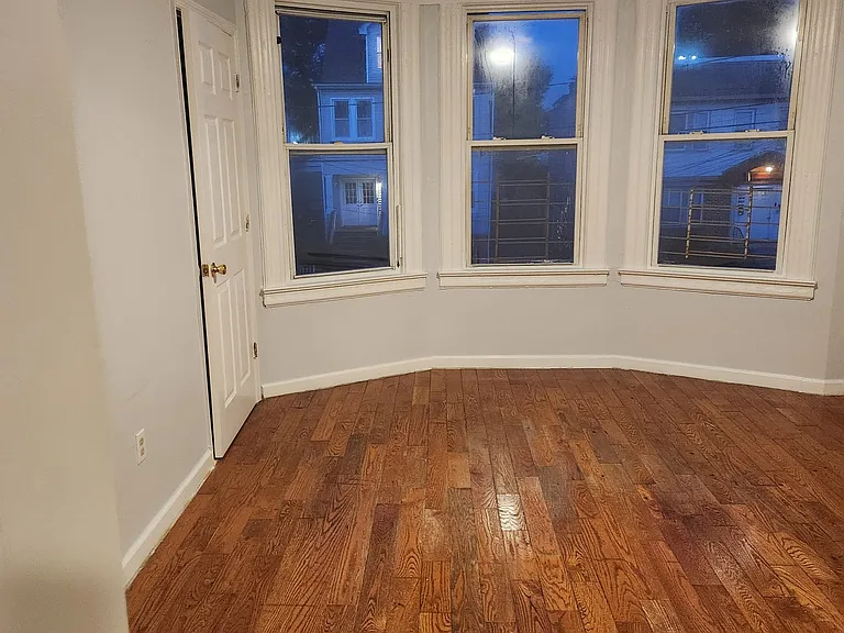 959 Grove St #B — Photo 6