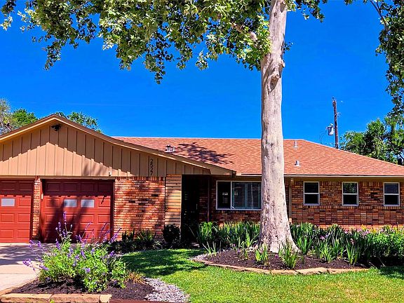 3rd image of 2527 Willowby Dr