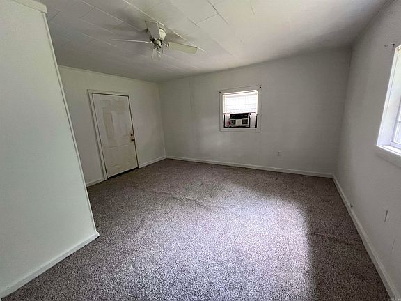 4th image of 1502 Logan St