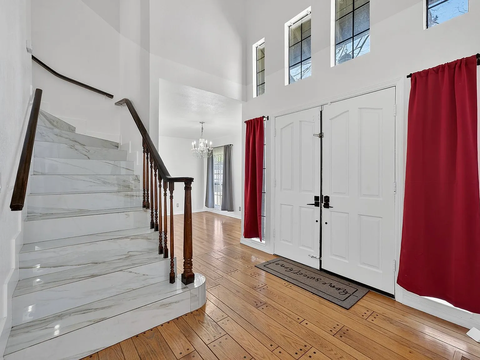5 bed, 3945 sqft, $1,295 — Photo 2