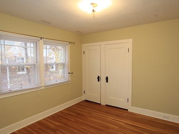 3rd image of 1564 E Princeton Ave