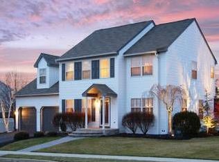 122 Weathervane Dr, Mount Royal, NJ 08061