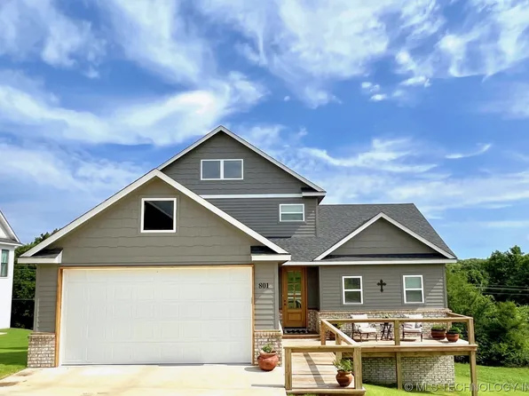 801 E Finley Ridge Dr, Tahlequah, OK 74464