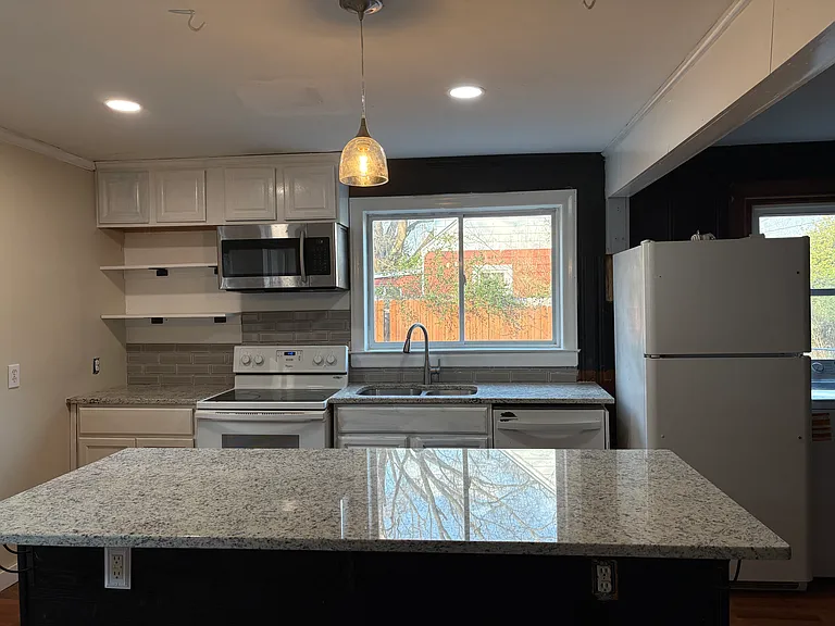 115 Estes Drive Ext — Photo 7