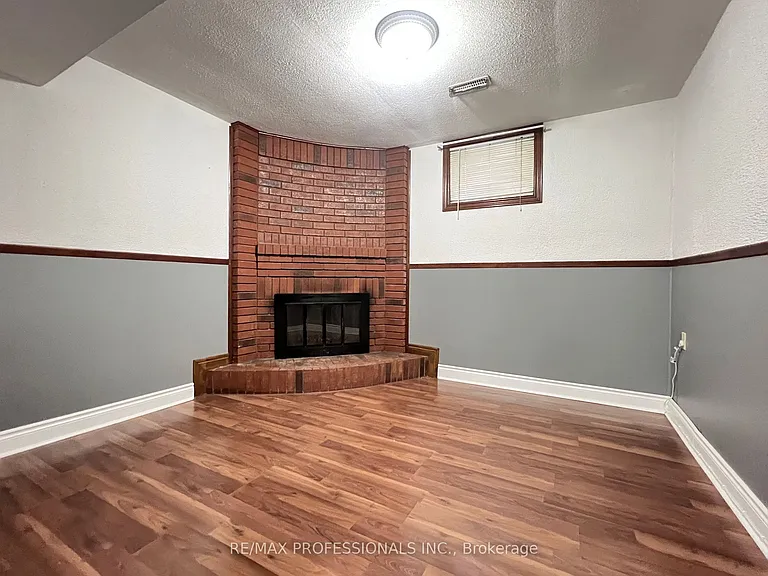 94 Bremen Ln #BASEMENT — Photo 28