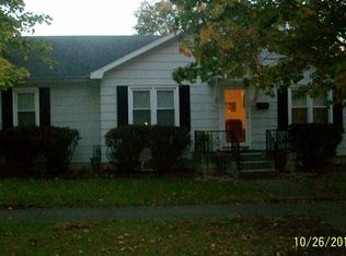 110 Benton St, Rossville, IL 60963