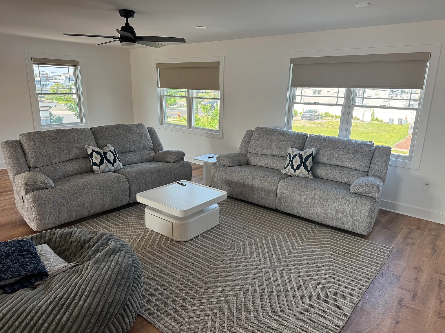 6 bed, 3.5 bath, $4,500 — Photo 2