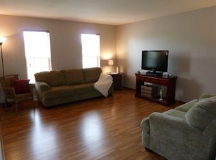 14 Eagles Perch Cir, Madison, WI 53718