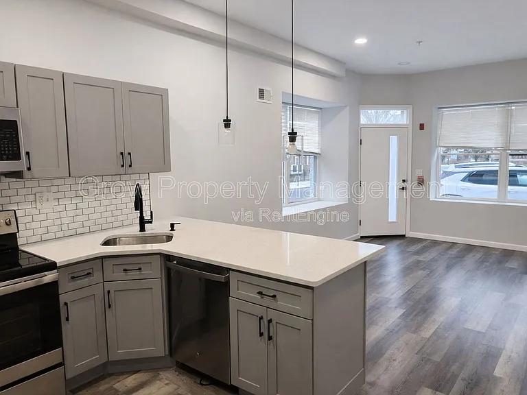 623 W Oxford St #1 — Photo 6