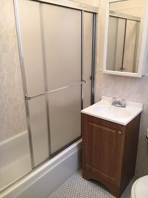 2nd image of 1538 Clay St APT 12