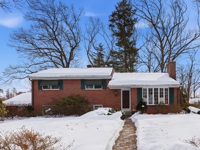 105 Edgewater Rd, Agawam, MA, 01001