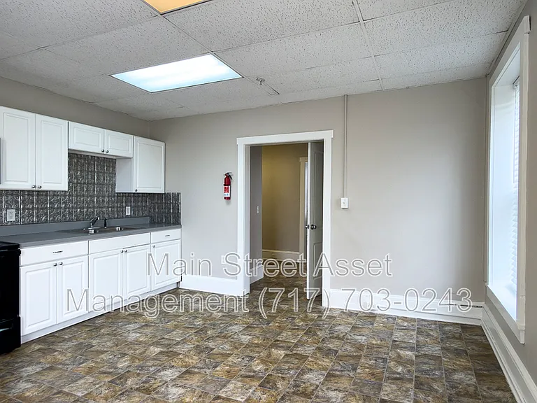100 S Front St #1 — Photo 2