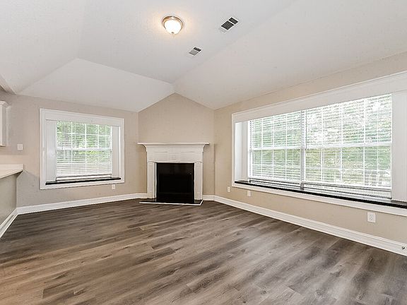 3rd image of 5 Arbor Cove Dr
