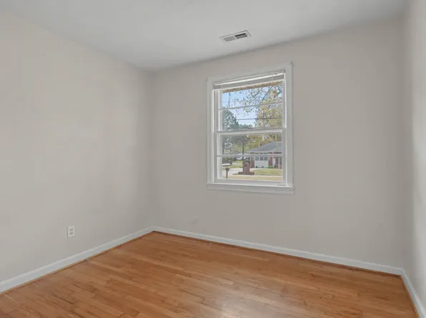 5168 Langston Rd, Virginia Beach, VA 23464