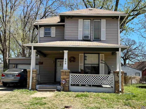 202 NW Waite St, Topeka, KS 66606