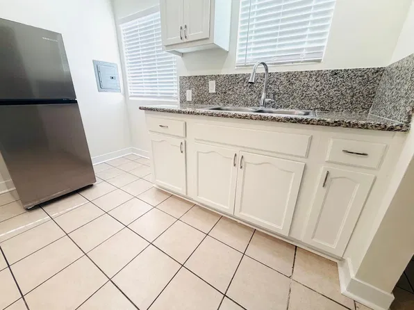 1233 -1235 Spruce St. (11 units), 1233 S Spruce St #C, Montebello, CA 90640
