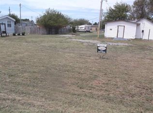 321 E Nebraska St, Walters, OK 73572