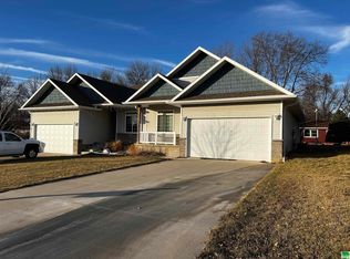 414-B Valley View Dr, Cherokee, IA 51012