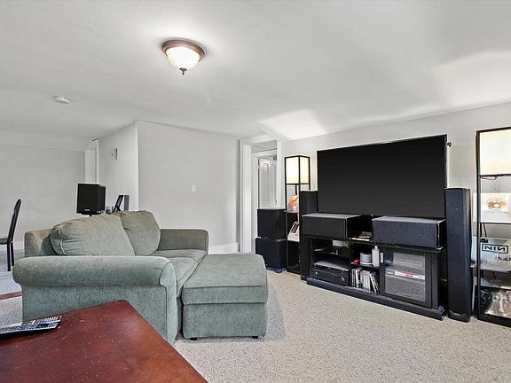 3rd image of 201 E Court St #201.5