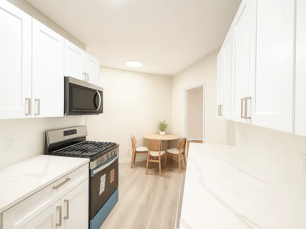 915 East 17th Street image 1 of 12