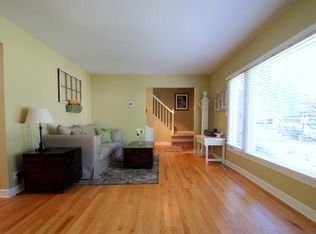 17 Malvern Ln, Vernon Hills, IL