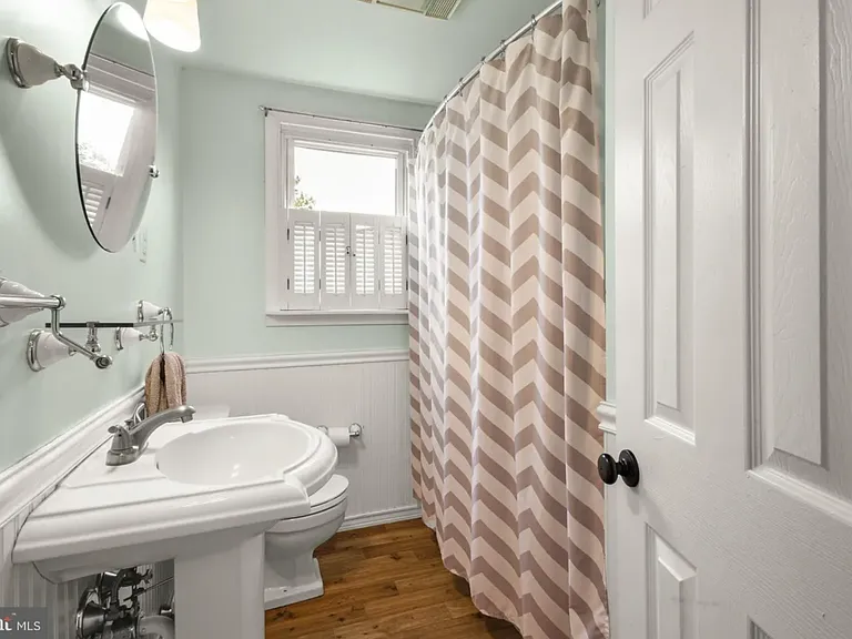 126 Greenwood Rd — Photo 10