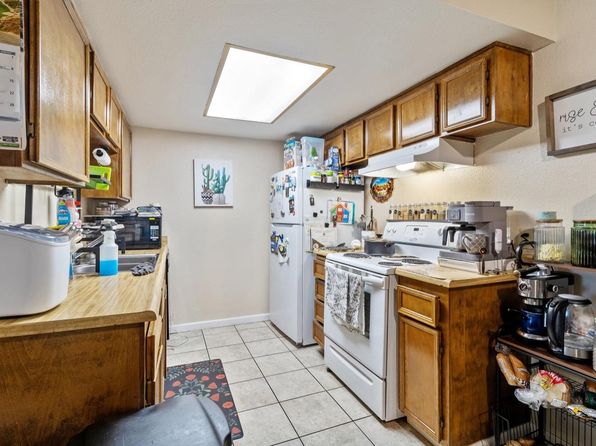 3037 Snowberry Ln, Modesto, CA 95354
