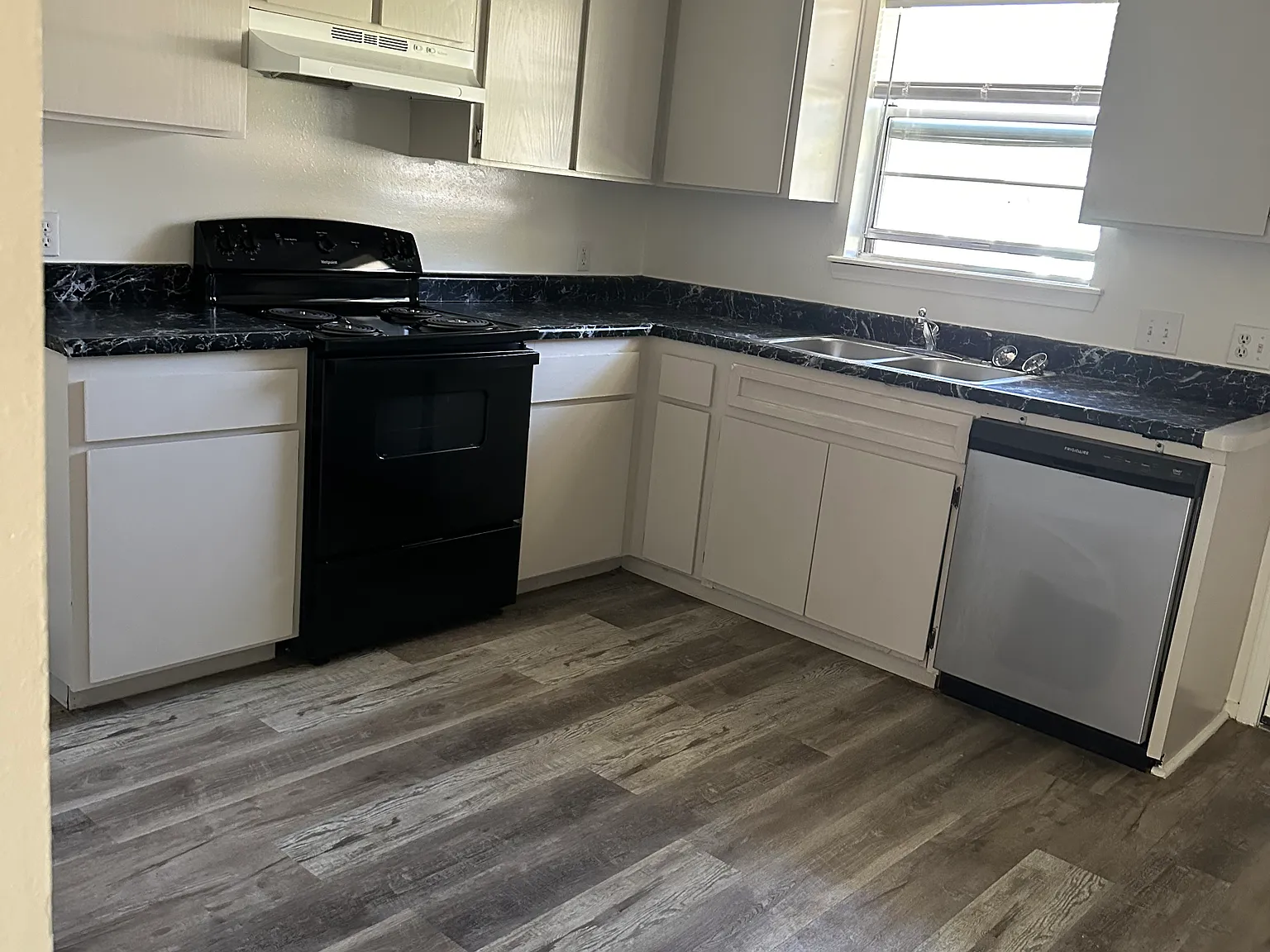 2 bed, 760 sqft, $1,100 — Photo 4