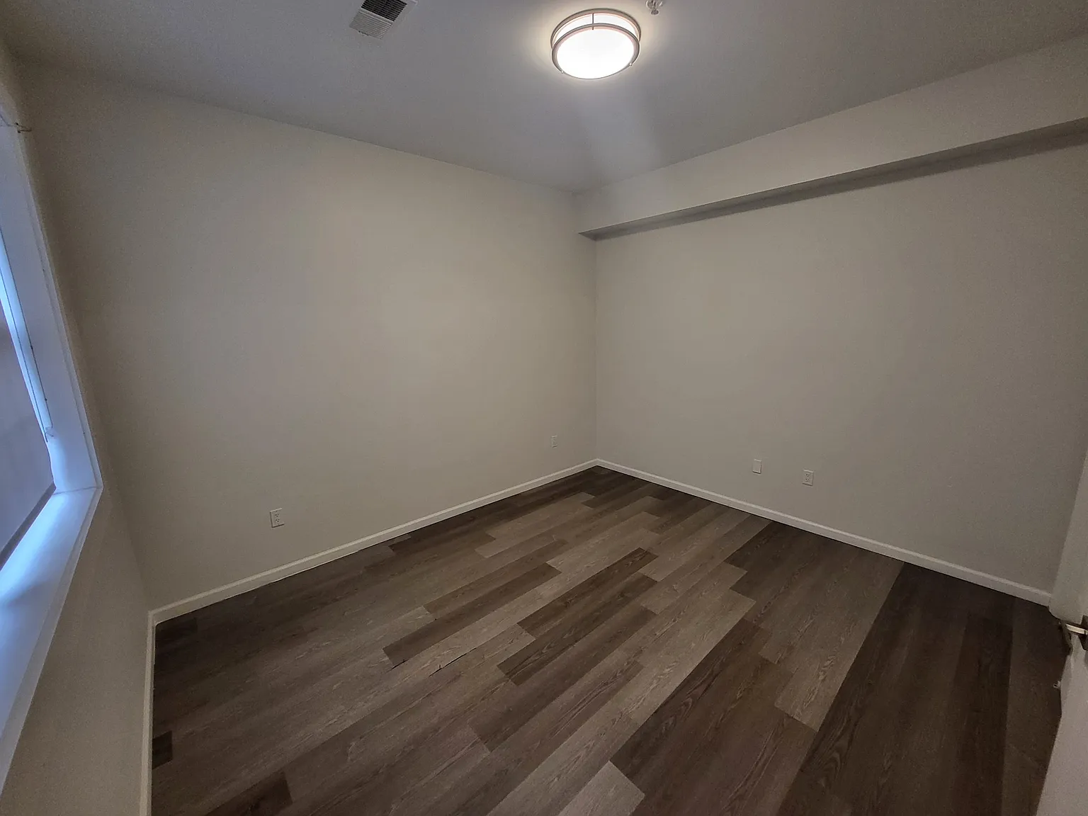 1 bed, 670 sqft, $2,050 — Photo 4
