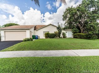 8701 NW 48th St, Lauderhill, FL 33351