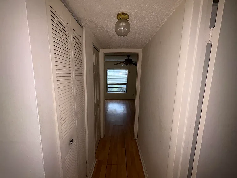 460 NW 20th St #1100 — Photo 11
