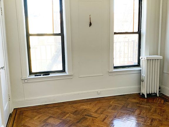 4th image of 2328 28th Ave APT 3F