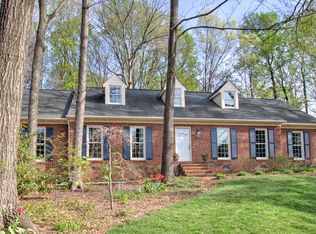 4 Tiffany Ct, Greensboro, NC 27408