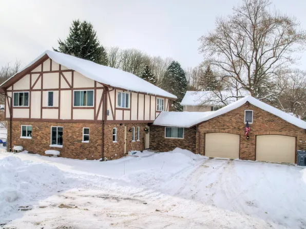 6079 Torrington Rd, Kalamazoo, MI 49009