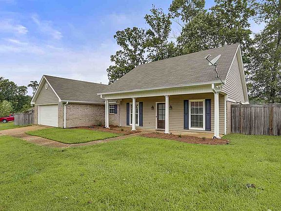 2nd image of 458 Oak Lawn Dr