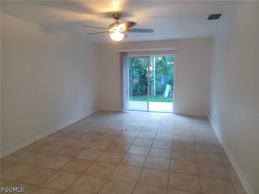 2 bed, 2.0 bath, 5437 sqft, $1,375 — Photo 4