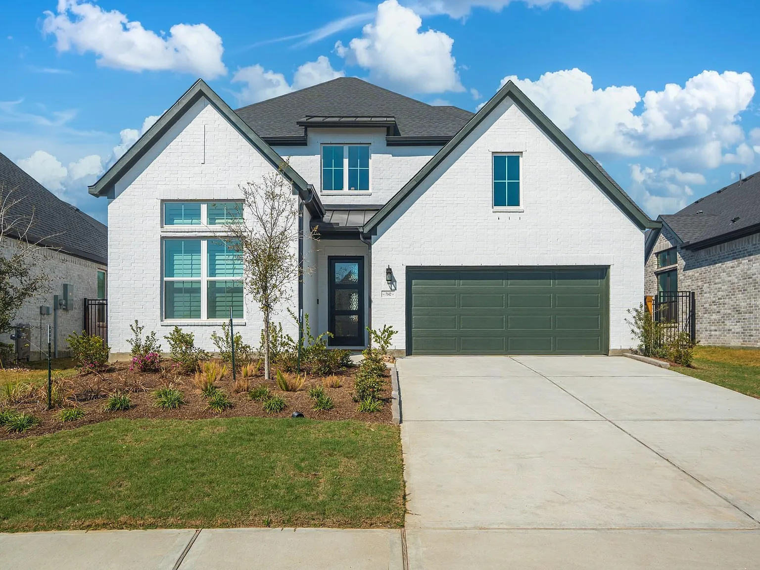 4 bed, 3.5 bath, 2741 sqft, $6,000 — Photo 2