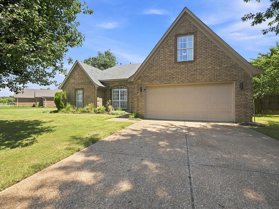 1st image of 255 Cameron Dr