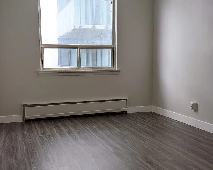 85 Wellesley St E #808 — Photo 3